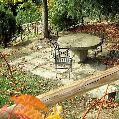 Lo Sghimbescio Bed and Breakfast