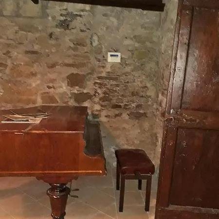 Lo Sghimbescio Bed and Breakfast