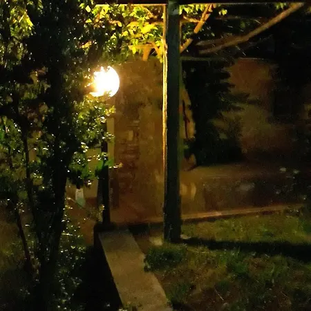 Lo Sghimbescio Bed & Breakfast *